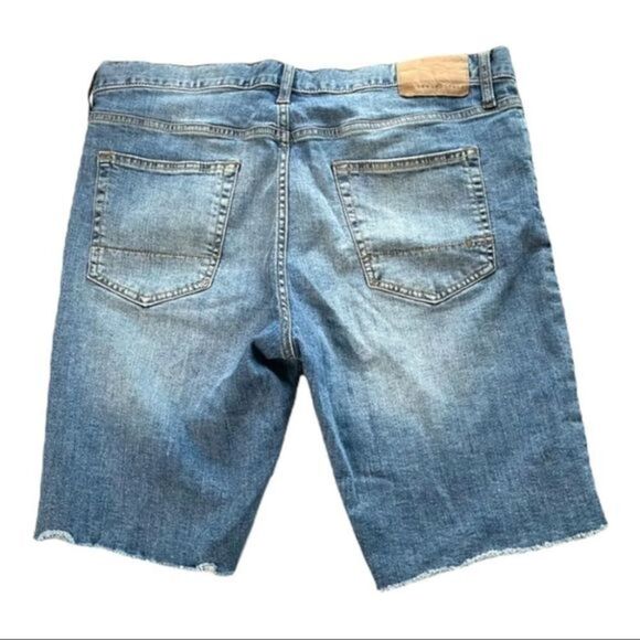 Aeropostale Cut off denim shorts size 34 Med wash - Picture 4 of 8